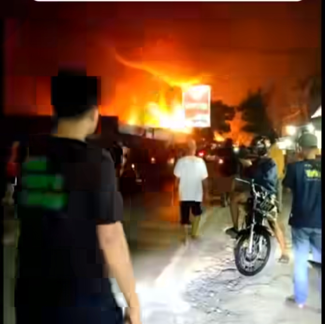 Wow Gudang Terbakar Hebat di Duga Tempat Penimbunan BBM
