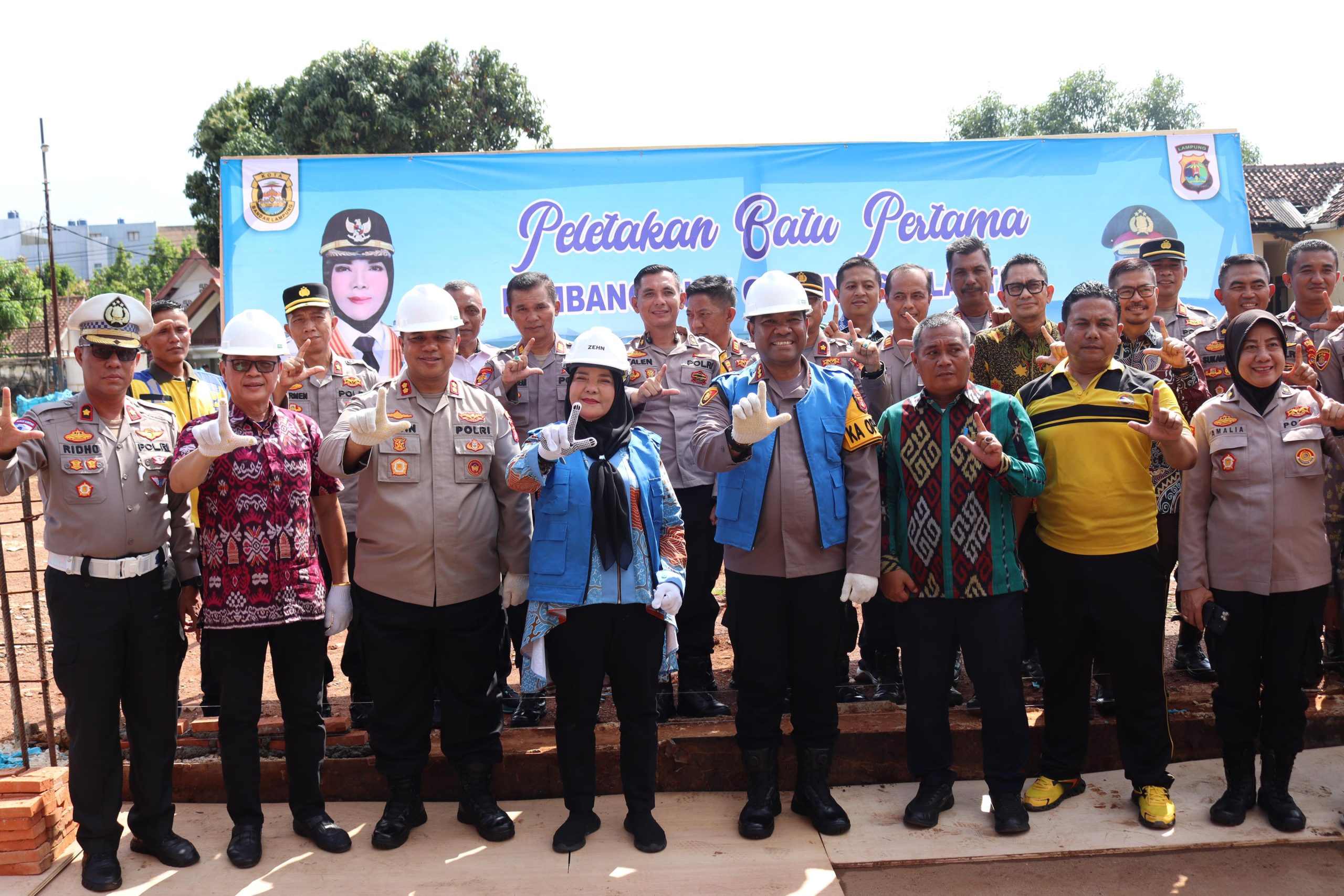 Hj. Eva Dwiana, Melakukan Peletakan Batu Pertama Pembangunan Gedung Satlantas dan Satintelkam Polresta Bandar Lampung