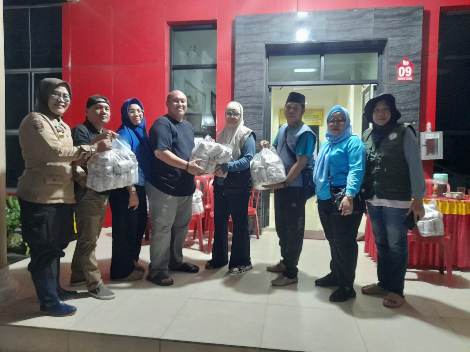 Eva Dwiana Perintahkan Camat Turun ke Lokasi Banjir Bantu Masyarakat dan Salurkan Bantuan