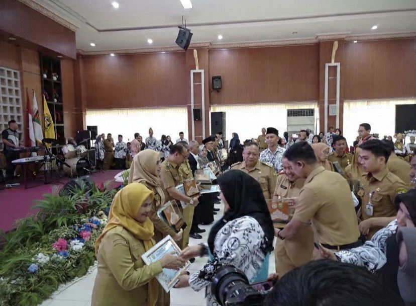 Peringatan Hari Guru PGRI: Walikota Eva Dwiana Janjikan Seluruh Guru Bandar Lampung Sejahtera di Tahun 2026