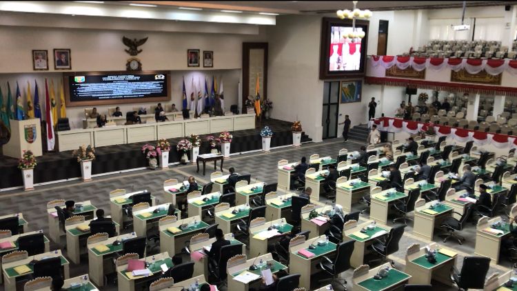Sidang Paripurna DPRD Lampung Tetap Berlangsung Meski Banyak Anggota Tidak Hadir