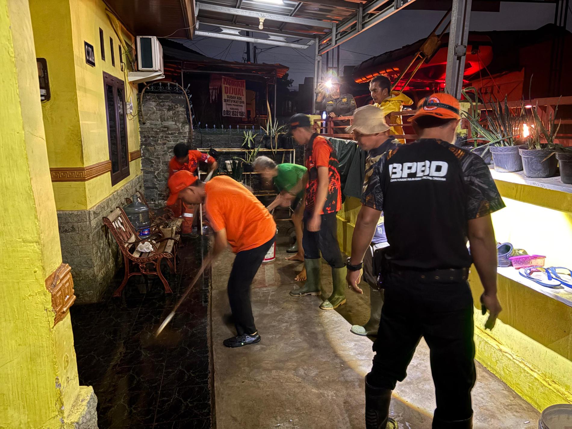 Respons Cepat BPBD: Hujan Empat Jam, Empat Titik Banjir Bandar Lampung Langsung Ditangani Tim Gabungan