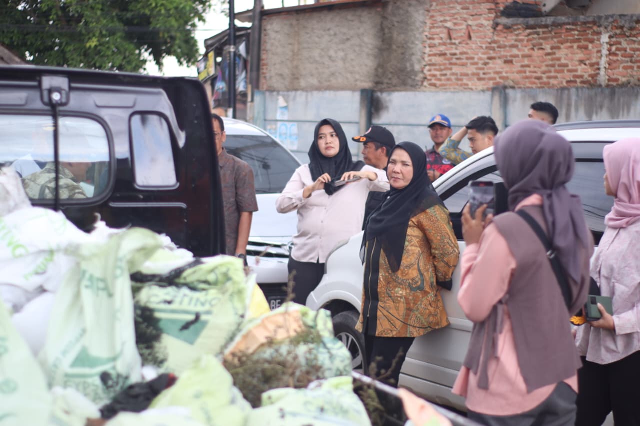 Campang Raya Sering Terendam, Bunda Eva Turunkan Tim Normalisasi Sungai: “Bandar Lampung Tangguh Jika Bergerak Bersama!”