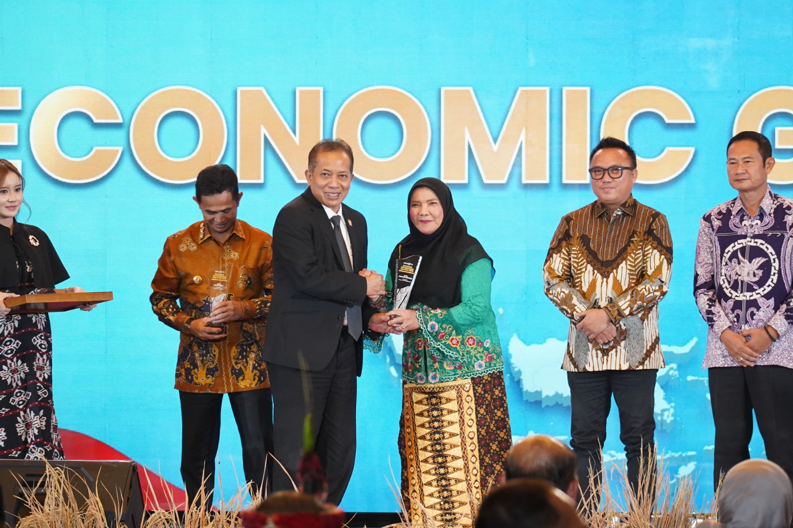 Bunda Eva Harumkan Nama Bandar Lampung Lewat National Governance Award 2026