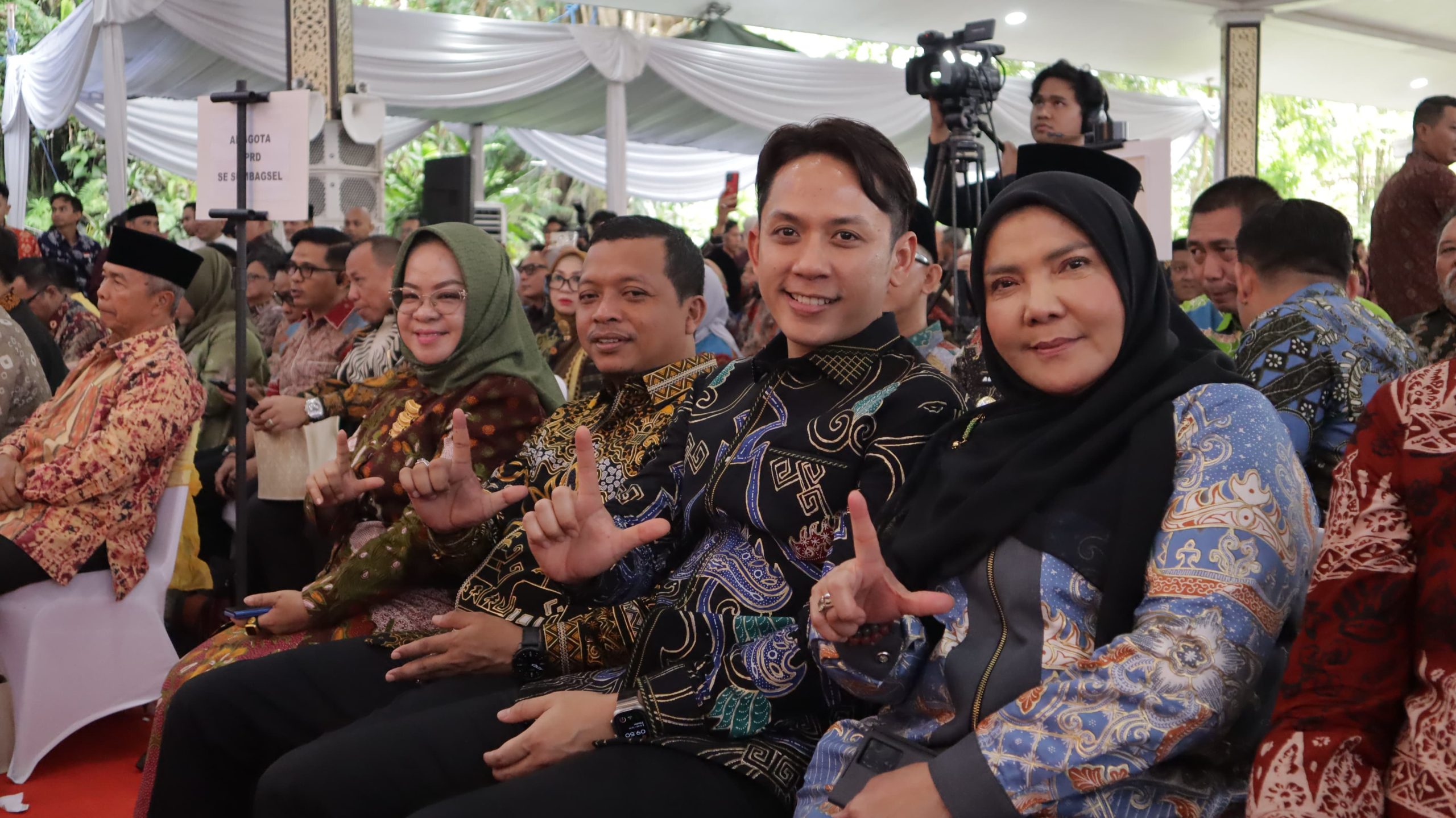 Momen Keakraban Bunda Eva dengan Lima Gubernur dan Tokoh Nasional di Griya Agung Palembang