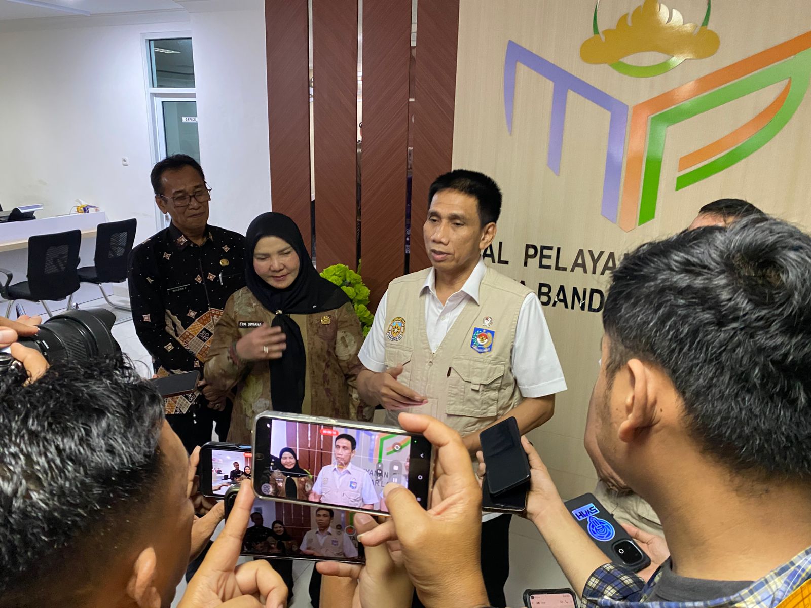 Kehabisan Tiket ke Makassar, Wamendagri Malah “Sidak” ke Lampung: Puji Efisiensi Pemkot yang Sudah Tembus 20%