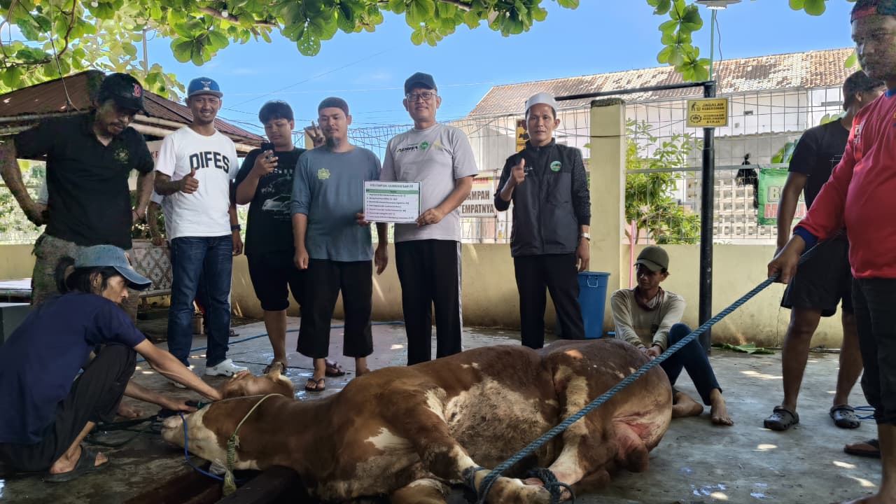 Penuh Kekeluargaan, Masjid Al Iman Rajabasa Sembelih 18 Hewan Kurban di Iduladha 1447 H