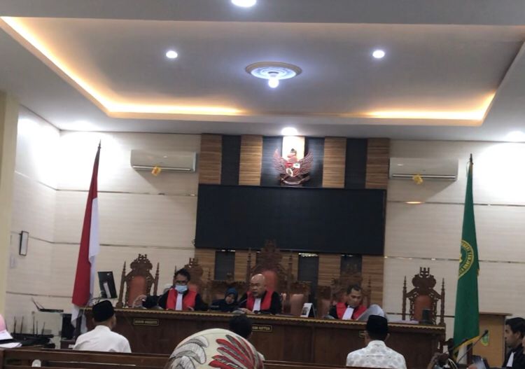 Hakim Semprot Arinal Djunaidi yang Kembali Mangkir di Sidang Korupsi PI PT LEB Padahal Hasil Medis di RS Urip Dinyatakan Sehat