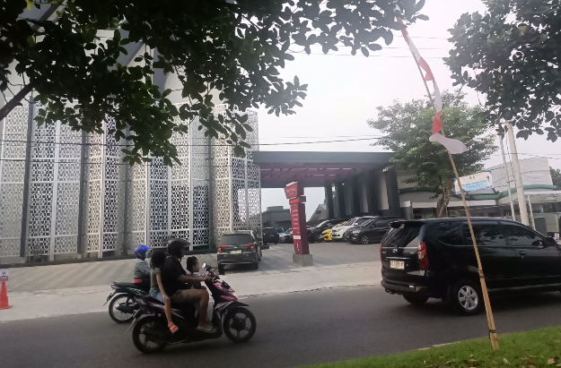 Andalalin Hanya Formalitas? Macet dan Parkir di Trotoar Baru Dipersoalkan Setelah Izin Terbit