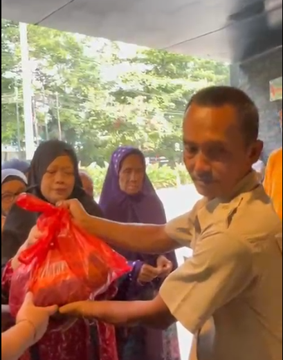 Wakil Rakyat Pantau Langsung Pembagian Sembako Viper di Sukaraja