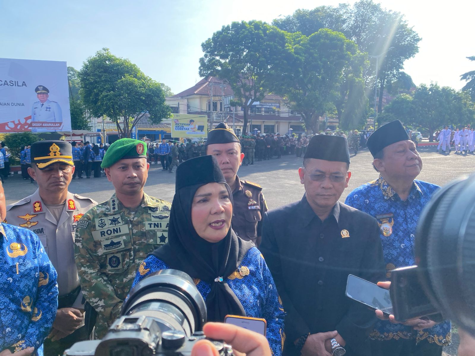 Blusukan ke Panjang, Eva Dwiana Temukan Sungai Penuh Sampah. Langsung Perintahkan Pembersihan