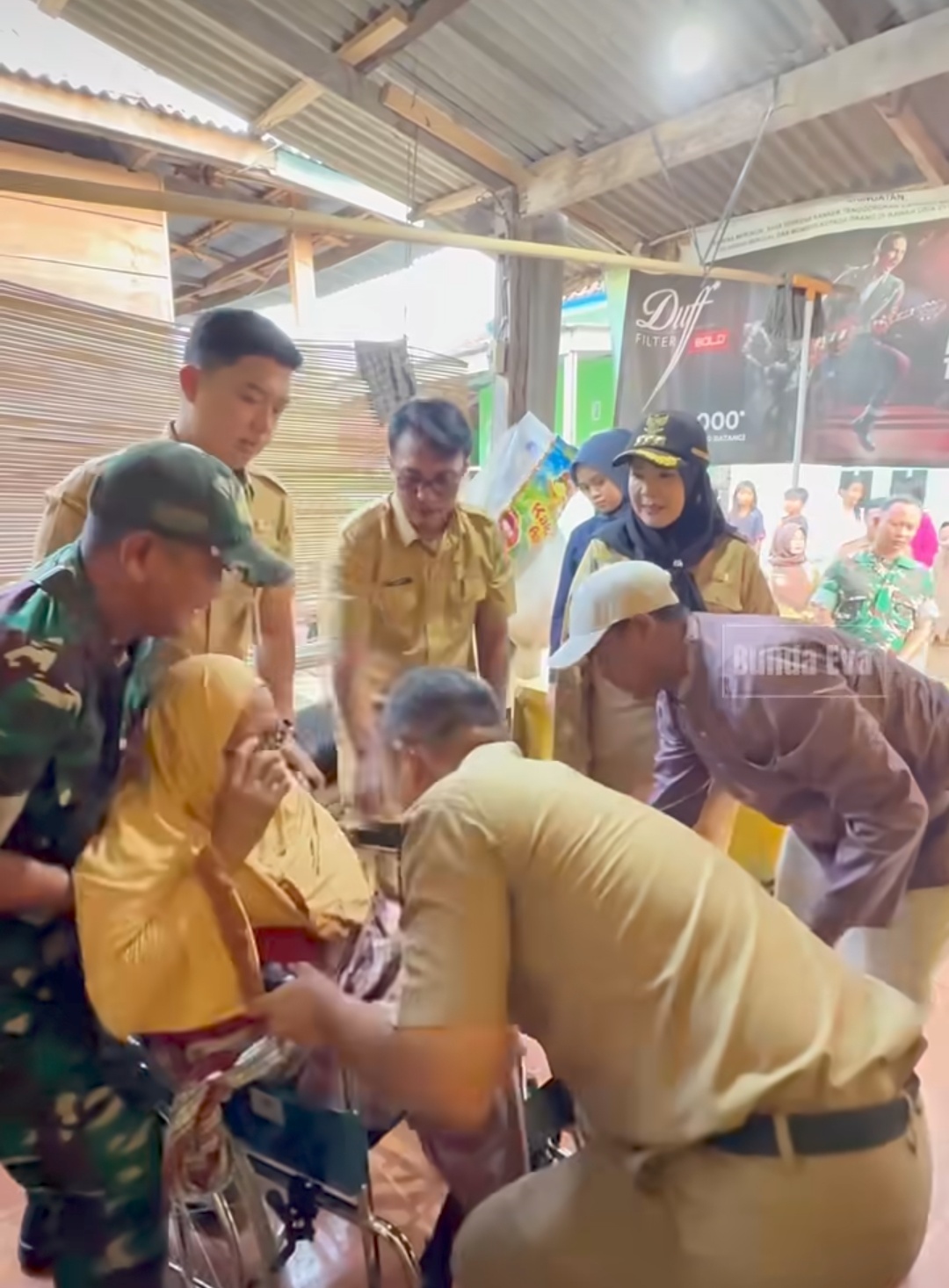 Blusukan Bagikan Alat Disabilitas, Eva Dwiana: Pemerintah Harus Hadir & Solutif untuk Warga