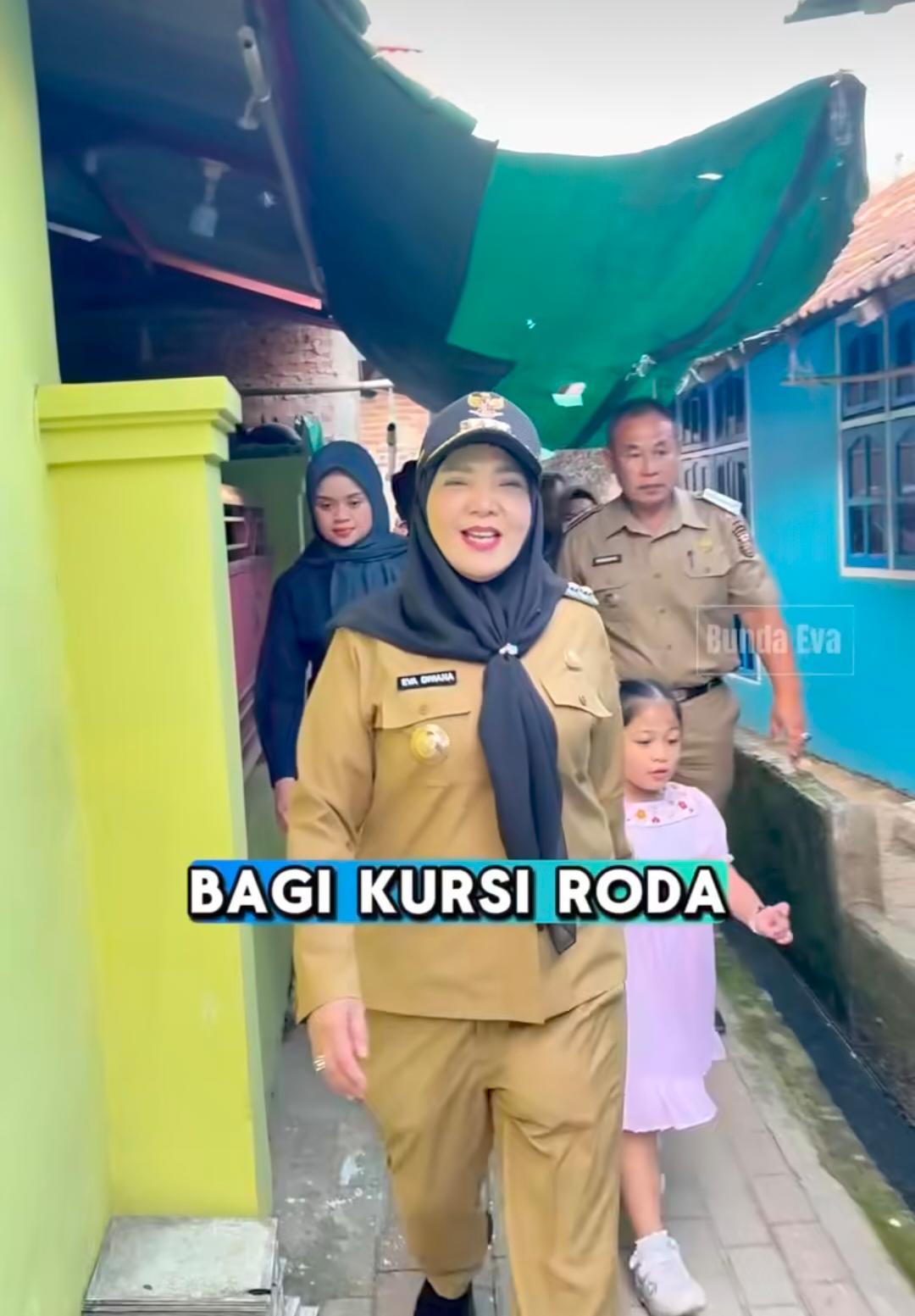 Blusukan Tembus Hujan-Panas, Eva Dwiana Tampung Aspirasi Warga Tanjung Karang Pusat