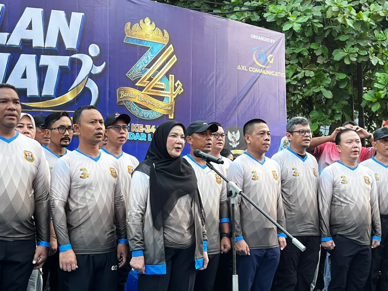 Wali Kota Bandar Lampung Eva Dwiana Ajak Warga Hidup Sehat Lewat Jalan Sehat HUT ke-344 Bandar Lampung