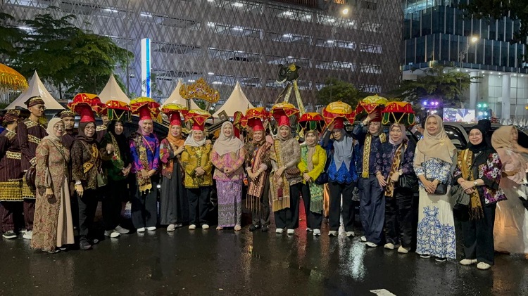 Parade Budaya APEKSI, Bunda Eva Tampil di Medan