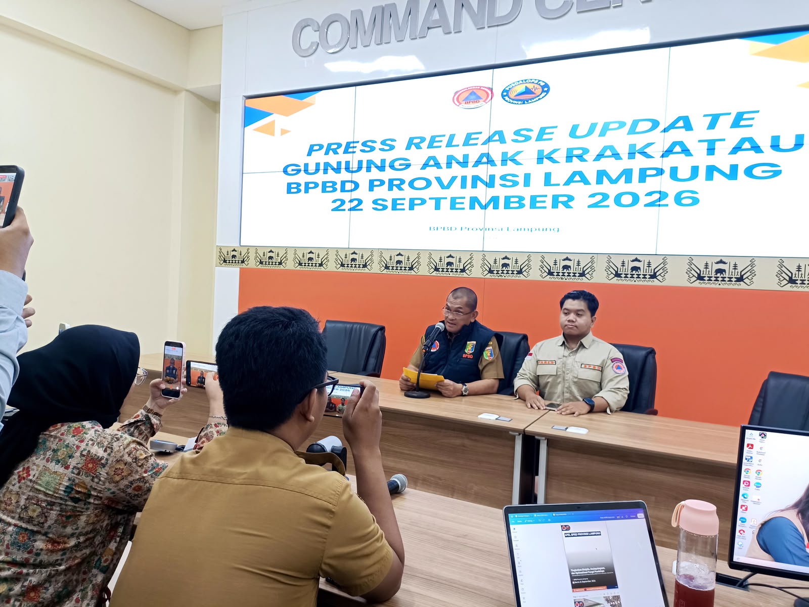 Gunung Anak Krakatau Melandai, Status Diturunkan Jadi Waspada